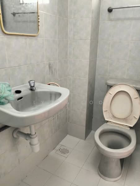 Rumah Teres 2 Tingkat untuk Disewa di Usj 11 (Subang Jaya) - Lydia Loo - Bathroom - PropertyGuru.com.my