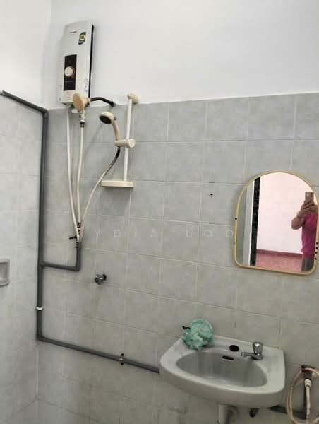 Rumah Teres 2 Tingkat untuk Disewa di Usj 11 (Subang Jaya) - Lydia Loo - Bathroom - PropertyGuru.com.my