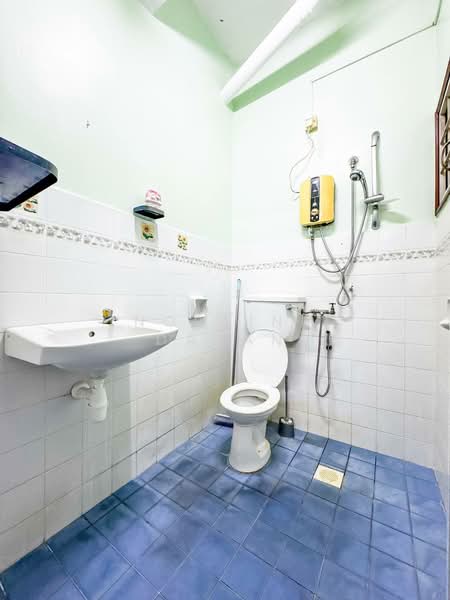 2-storey Terraced House for Sale in Ampang Jaya (Ampang) - Noraini Dahan - Bathroom - PropertyGuru.com.my