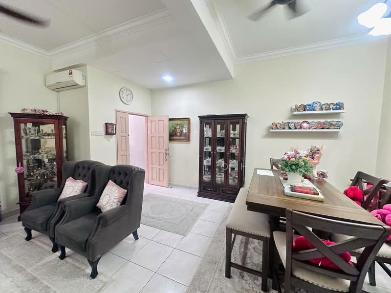 2-storey Terraced House for Sale in Taman Daya (Johor Bahru) - Max Loh - Living Room - PropertyGuru.com.my