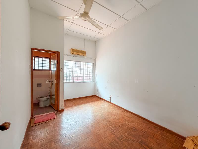2.5-storey Terraced House for Sale in Ampang Jaya (Ampang) - Aisyah Abdul Manap - Bathroom - PropertyGuru.com.my