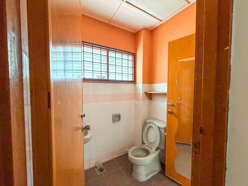 2.5-storey Terraced House for Sale in Ampang Jaya (Ampang) - Aisyah Abdul Manap - Bathroom - PropertyGuru.com.my