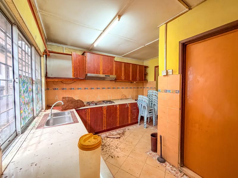 2.5-storey Terraced House for Sale in Ampang Jaya (Ampang) - Aisyah Abdul Manap - Kitchen - PropertyGuru.com.my