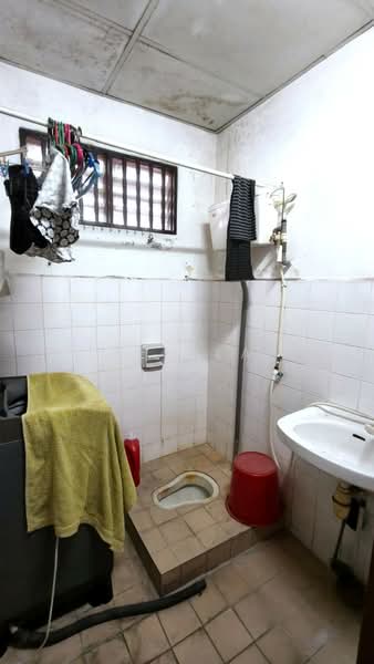 Kilang untuk Dijual di Senai (Johor) - Leen Lai - Bathroom - PropertyGuru.com.my