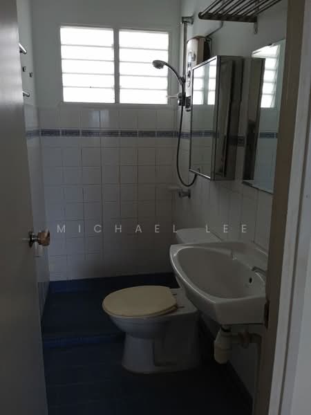 Pangsapuri untuk Dijual di Akasia Apartment - Michael Lee - Bathroom - PropertyGuru.com.my