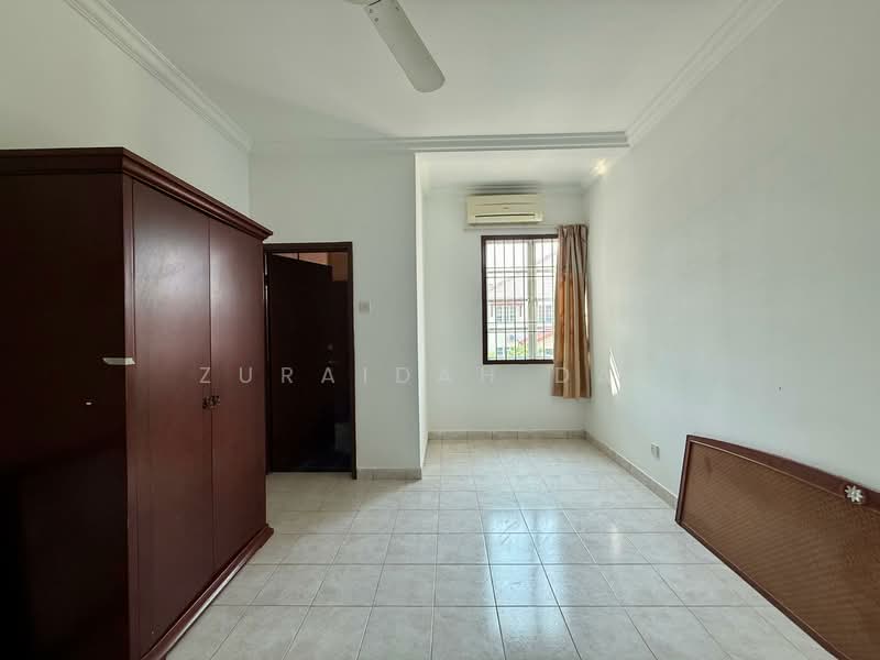 Semi-Detached House for Sale in Bandar Tun Hussein Onn (Cheras) - Zuraidah Dan - Bedroom - PropertyGuru.com.my