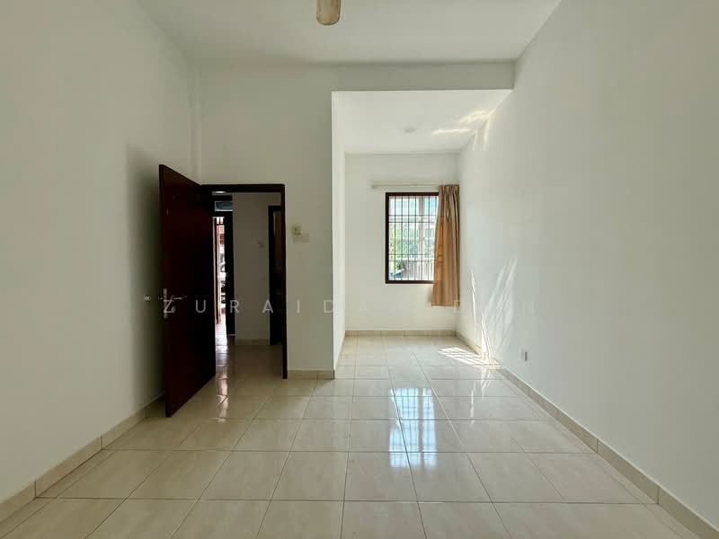 Semi-Detached House for Sale in Bandar Tun Hussein Onn (Cheras) - Zuraidah Dan - Bedroom - PropertyGuru.com.my