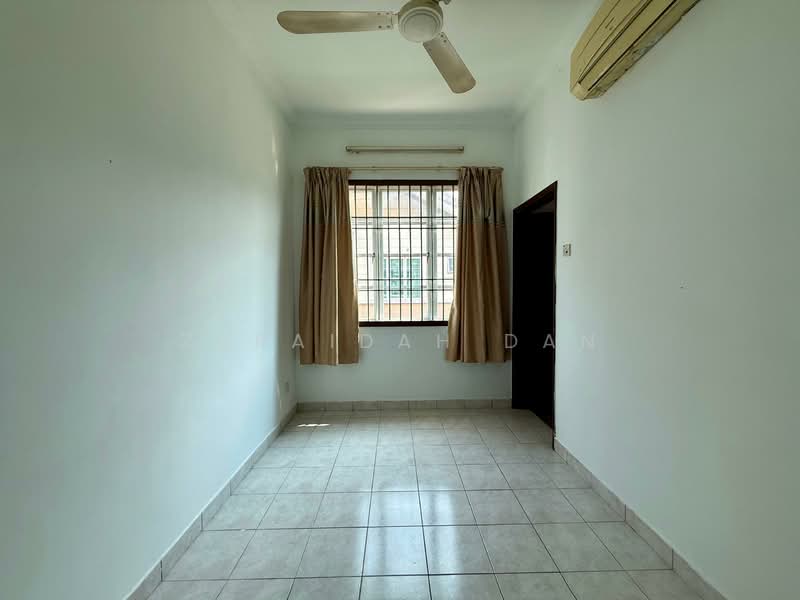 Semi-Detached House for Sale in Bandar Tun Hussein Onn (Cheras) - Zuraidah Dan - Bedroom - PropertyGuru.com.my