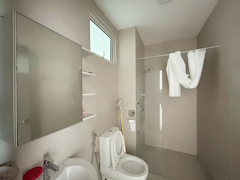 Condominium for Sale at Setia Pinnacle - Jake Khoo - Bathroom - PropertyGuru.com.my