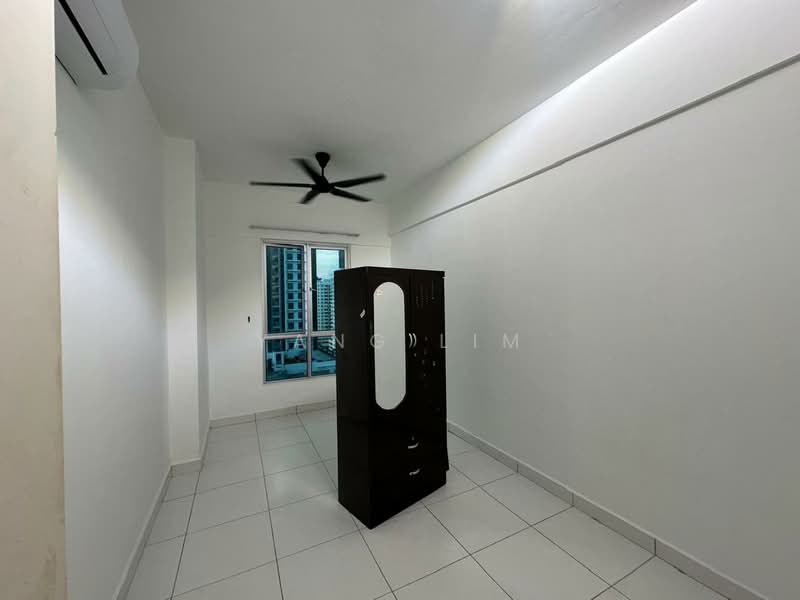 Kondominium untuk Disewa di Elit Heights @ Bayan City - Yang Lim - Bedroom - PropertyGuru.com.my