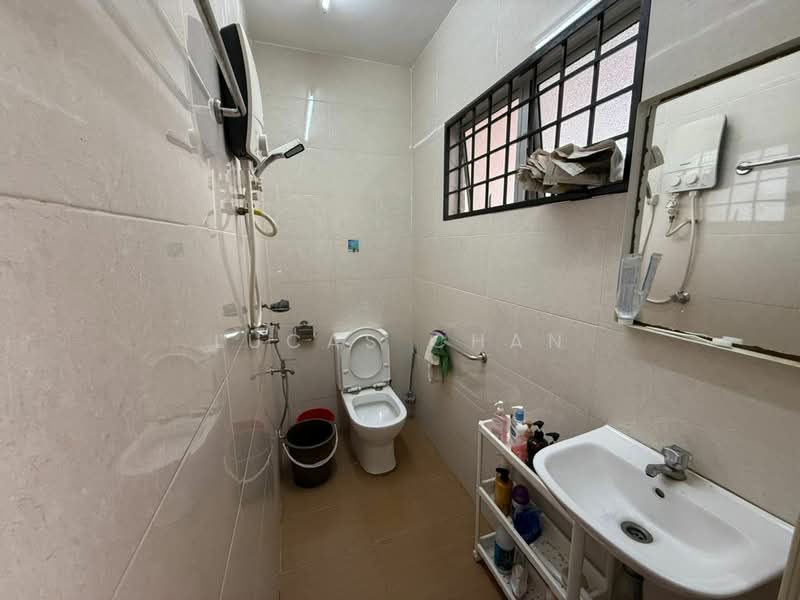 Rumah Teres 2 Tingkat untuk Dijual di Kuchai Lama (Kuala Lumpur) - Lucas Chan - Bathroom - PropertyGuru.com.my