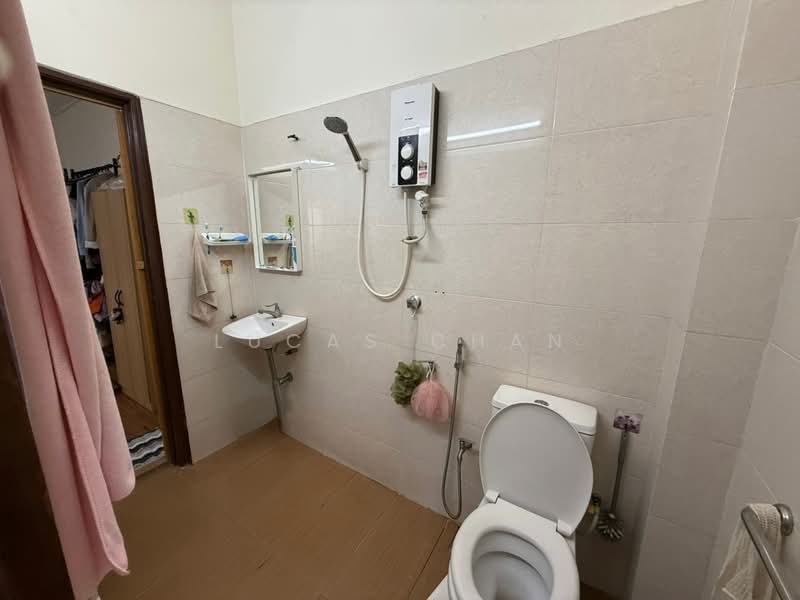 Rumah Teres 2 Tingkat untuk Dijual di Kuchai Lama (Kuala Lumpur) - Lucas Chan - Bathroom - PropertyGuru.com.my
