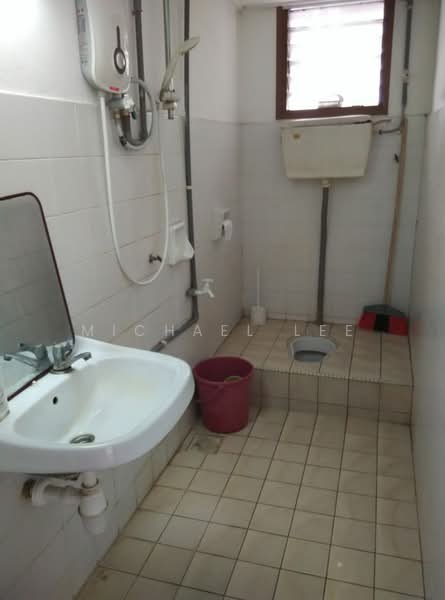 Pangsapuri untuk Dijual di Subang Perdana Goodyear Court 6 - Michael Lee - Bathroom - PropertyGuru.com.my