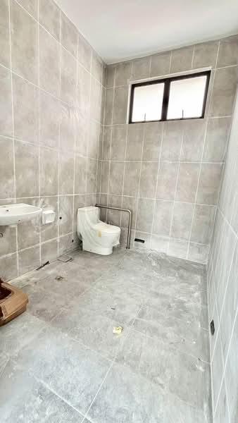 Kilang untuk Disewa di Eco Business Park 1 (Johor Bahru) - Fion Lee - Bathroom - PropertyGuru.com.my