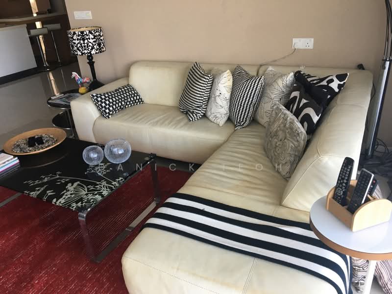 Kondominium untuk Disewa di Bayu Ferringhi Condominiums - Danick Teoh - Living Room - PropertyGuru.com.my