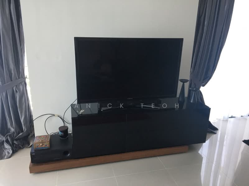 Kondominium untuk Disewa di Bayu Ferringhi Condominiums - Danick Teoh - Living Room - PropertyGuru.com.my