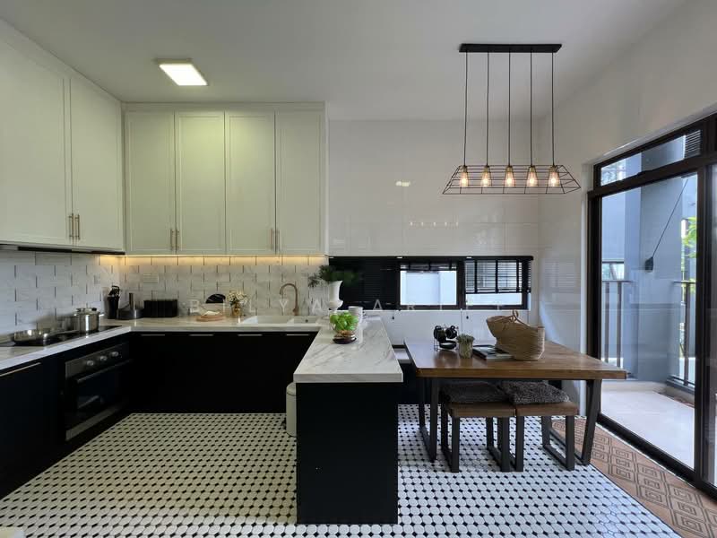 3-storey Terraced House for Sale in Cyberjaya (Selangor) - BILYA ARIFF - Kitchen - PropertyGuru.com.my