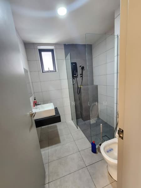 Servis Apartment untuk Dijual di Tuan Straits Residency - Austin Lim - Bathroom - PropertyGuru.com.my