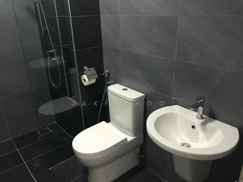 Kondominium untuk Disewa di Setia Pinnacle - Jake Khoo - Bathroom - PropertyGuru.com.my