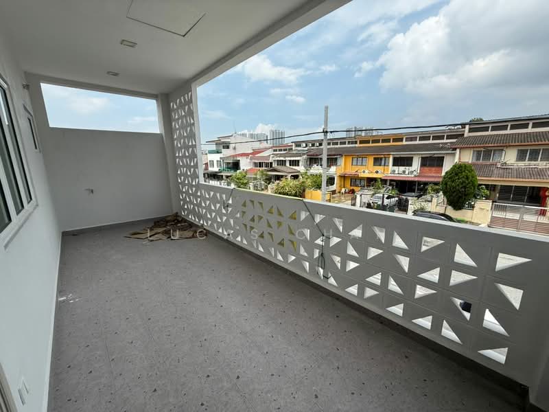 Rumah Teres 2 Tingkat untuk Dijual di Bandar Baru Sri Petaling (Sri Petaling) - Lucas Chan - Balcony - PropertyGuru.com.my