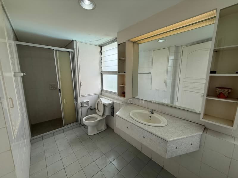 Kondominium untuk Dijual di OBD Garden Tower - Lucas Chan - Bathroom - PropertyGuru.com.my