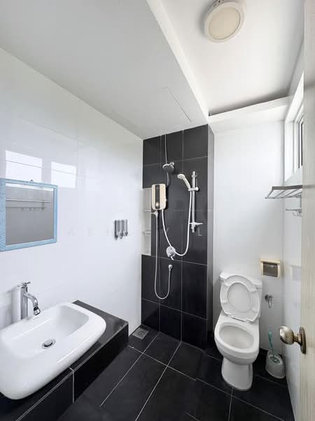 Condominium for Sale at The Clovers - Ashley Lim - Bathroom - PropertyGuru.com.my