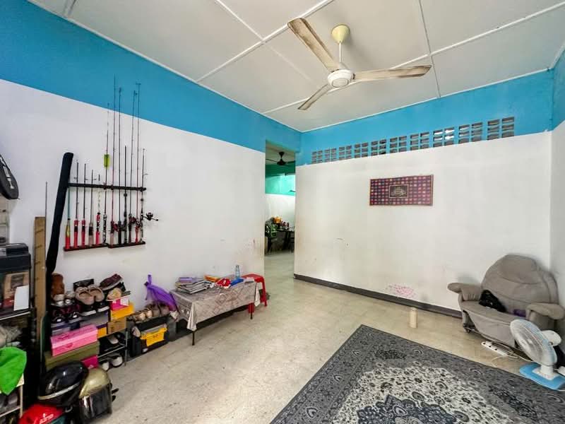 1-storey Terraced House for Sale in Kepong (Kuala Lumpur) - Hanif Hanz - Living Room - PropertyGuru.com.my