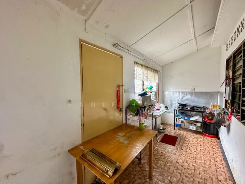 1-storey Terraced House for Sale in Kepong (Kuala Lumpur) - Hanif Hanz - Kitchen - PropertyGuru.com.my