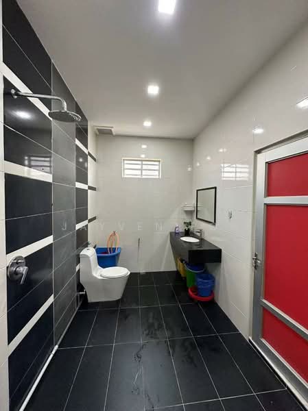 Rumah Teres 1 Tingkat untuk Disewa di Taman Chai Leng (Perai) - Jayven Poh - Bathroom - PropertyGuru.com.my