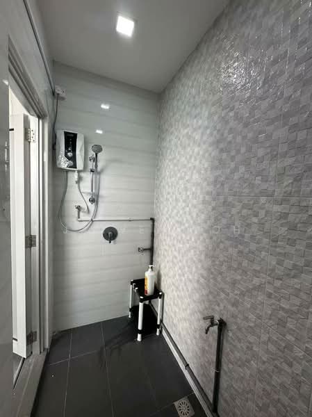 Rumah Teres 1 Tingkat untuk Disewa di Taman Chai Leng (Perai) - Jayven Poh - Bathroom - PropertyGuru.com.my