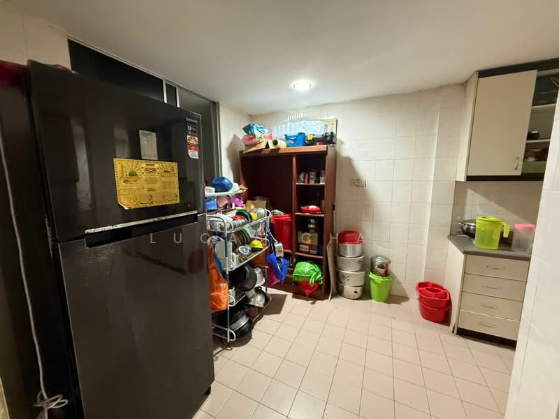 Rumah Teres 2 Tingkat untuk Dijual di Taman Bukit Desa (Taman Desa) - Lucas Chan - Kitchen - PropertyGuru.com.my