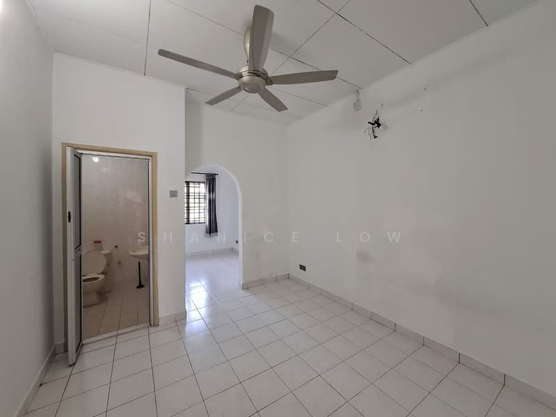 Rumah Teres 2 Tingkat untuk Dijual di Bandar Bukit Puchong 2 (Puchong) - Shanice Low - Bathroom - PropertyGuru.com.my