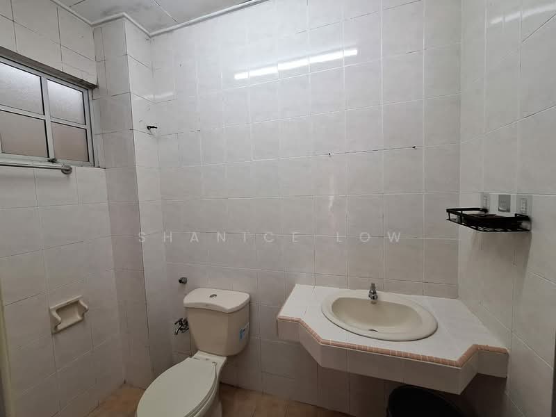 Rumah Teres 2 Tingkat untuk Dijual di Bandar Bukit Puchong 2 (Puchong) - Shanice Low - Bathroom - PropertyGuru.com.my