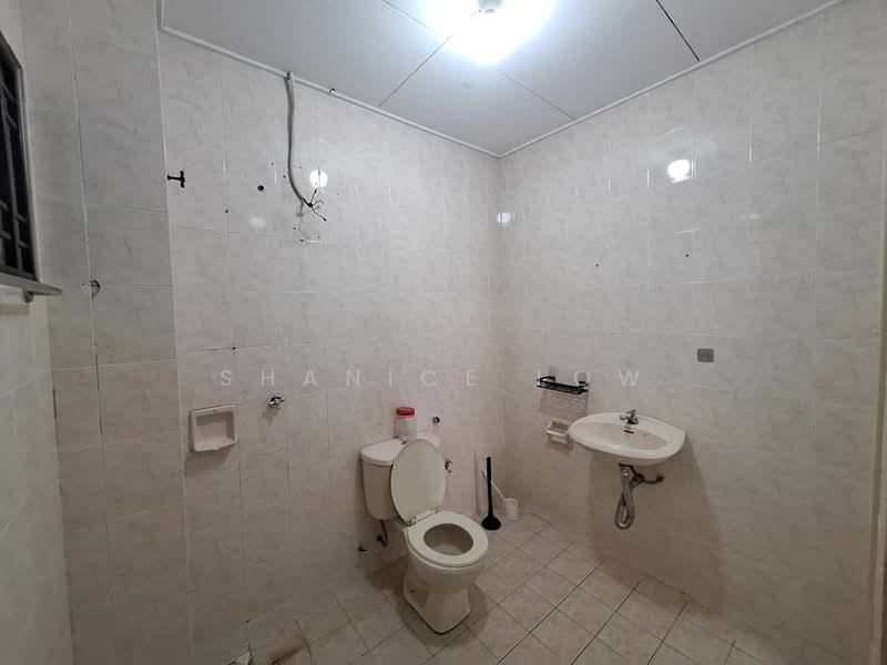 Rumah Teres 2 Tingkat untuk Dijual di Bandar Bukit Puchong 2 (Puchong) - Shanice Low - Bathroom - PropertyGuru.com.my