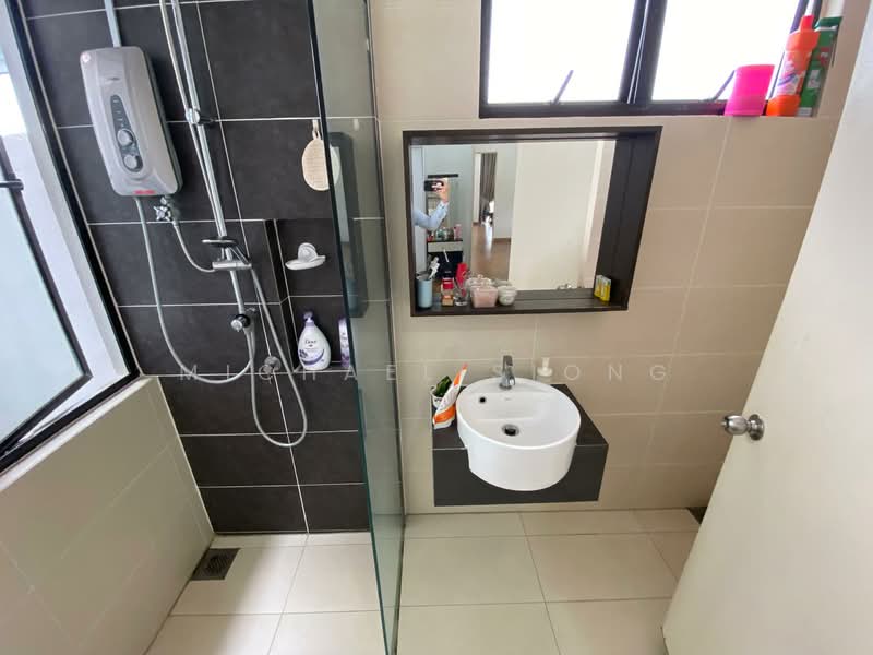 Rumah Berkembar untuk Dijual di Rawang (Selangor) - Michael Siong - Bathroom - PropertyGuru.com.my