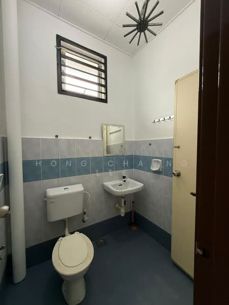 2-storey Terraced House for Rent in Ulu Tiram (Johor) - Hong Charng Lee - Bathroom - PropertyGuru.com.my