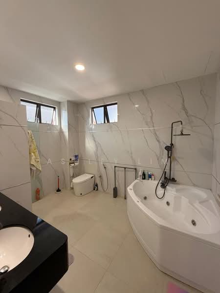 Bungalow for Rent in Bayan Lepas (Penang) - Ashley Lim - Bathroom - PropertyGuru.com.my