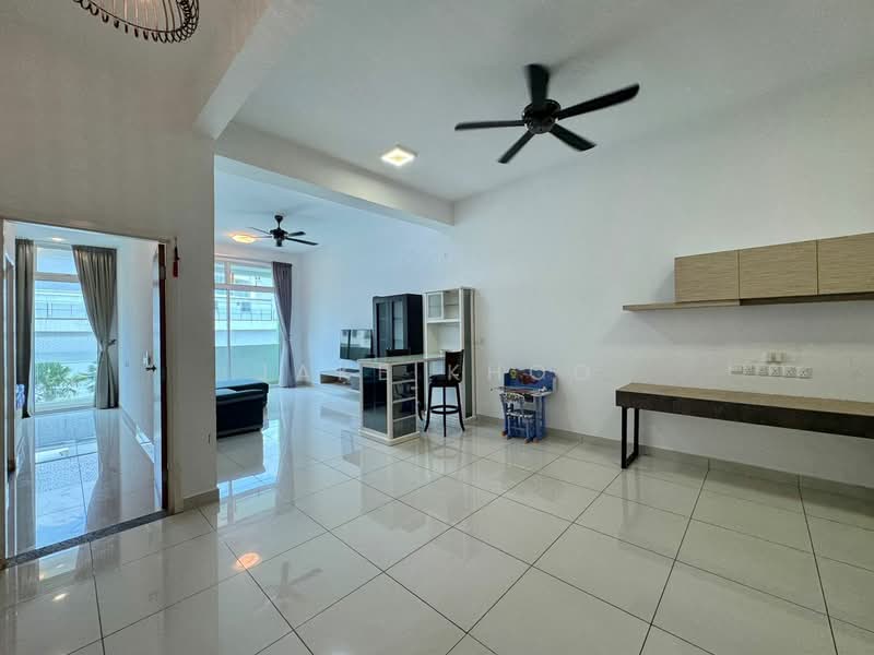 Servis Apartment untuk Dijual di Setia Tri-angle - Jake Khoo - Living Room - PropertyGuru.com.my