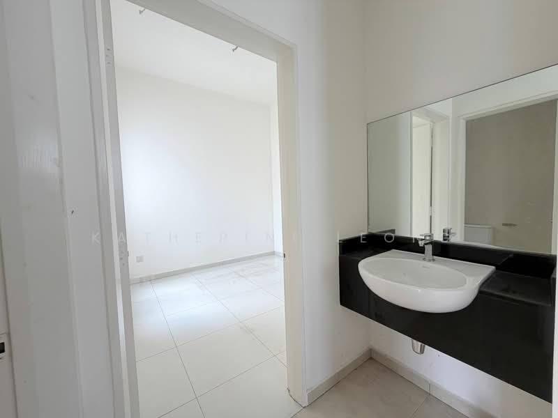 Rumah Berkembar untuk Dijual di Kota Emerald (Rawang) - Katherine Leong - Bathroom - PropertyGuru.com.my