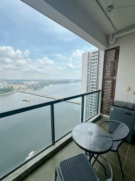 Kondominium untuk Dijual di R&F Princess Cove Phase 2-Seine Region - Gyden Heng - Balcony - PropertyGuru.com.my
