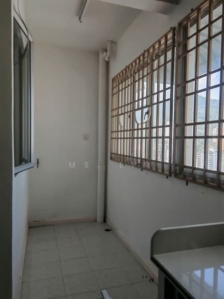 Pangsapuri untuk Disewa di Relau Vista Apartment - Ms. Lim - Balcony - PropertyGuru.com.my