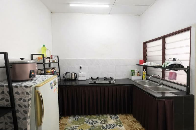 2-storey Terraced House for Sale in Bandar Tasik Puteri (Rawang) - Fazie Noor - Kitchen - PropertyGuru.com.my
