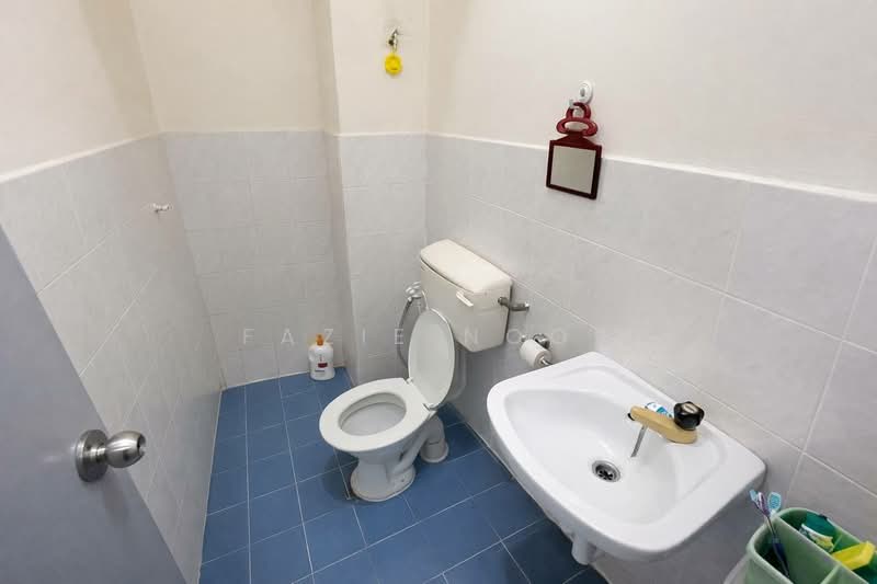 2-storey Terraced House for Sale in Bandar Tasik Puteri (Rawang) - Fazie Noor - Bathroom - PropertyGuru.com.my