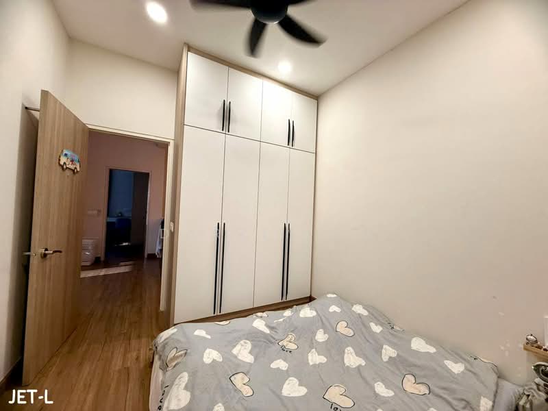 Rumah Teres 2 Tingkat untuk Dijual di Bukit Raja (Selangor) - Darren Go - Bedroom - PropertyGuru.com.my