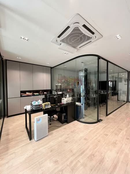 Shop / Office for Sale in Bandar Puteri Puchong (Puchong) - Susan Lim - Interior - PropertyGuru.com.my