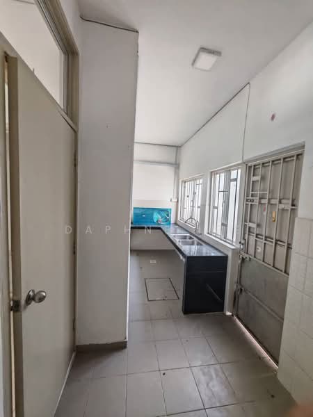 Rumah Teres 2 Tingkat untuk Dijual di Setia Tropika (Johor Bahru) - Daphne Lee - Kitchen - PropertyGuru.com.my
