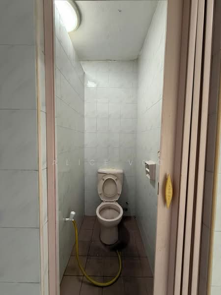 1-storey Terraced House for Sale in Taman Sri Segambut (Segambut) - Alice Voo - Bathroom - PropertyGuru.com.my