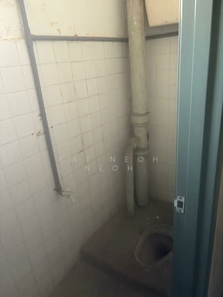 Shop for Sale in Taman Wahyu (Batu Caves) - KAT NEOH - Bathroom - PropertyGuru.com.my