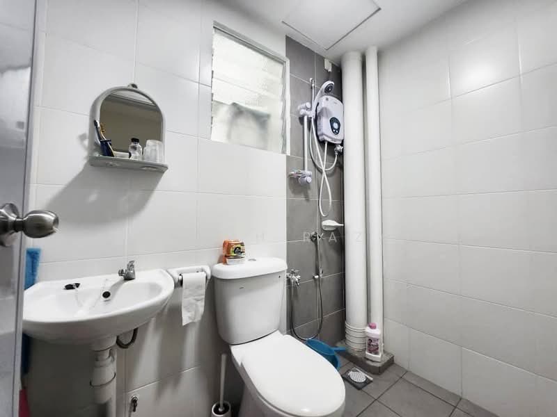 Pangsapuri untuk Dijual di De Kiara - Aqillah Razali - Bathroom - PropertyGuru.com.my