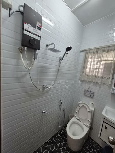 Rumah Teres 1 Tingkat untuk Disewa di SS12 (Subang Jaya) - Victoria Chew - Bathroom - PropertyGuru.com.my